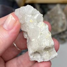 将图像加载到图库查看器中,Arkansas Quartz Small Cluster #24