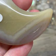 将图像加载到图库查看器中,Druzy Agate Moon #07