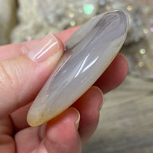 将图像加载到图库查看器中,Druzy Agate Moon #07