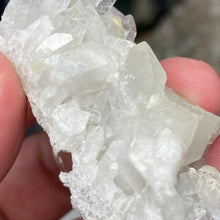 将图像加载到图库查看器中,Arkansas Quartz Small Cluster #24