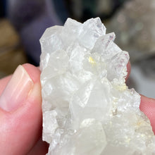 将图像加载到图库查看器中,Arkansas Quartz Small Cluster #24