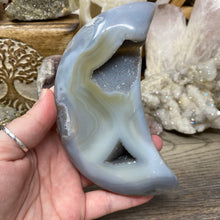 Cargar imagen en el visor de la galería, Druzy Agate Large Moon #01