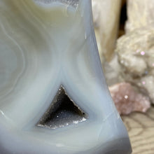 Cargar imagen en el visor de la galería, Druzy Agate Large Moon #01