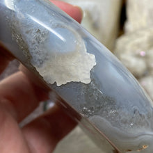 Cargar imagen en el visor de la galería, Druzy Agate Large Moon #01