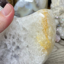 Load image into Gallery viewer, Druzy Agate Large Moon #03 *Rainbows