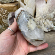 将图像加载到图库查看器中,Druzy Agate Large Moon #04 *Rainbows