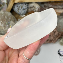 Load image into Gallery viewer, Selenite 3.5" Heart Bowl #02
