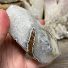 将图像加载到图库查看器中,Druzy Agate Large Moon #04 *Rainbows