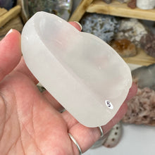 Load image into Gallery viewer, Selenite 3.5" Heart Bowl #05