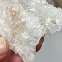 将图像加载到图库查看器中,Arkansas Quartz Small Cluster #35