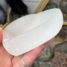 Load image into Gallery viewer, Selenite 3.5" Heart Bowl #07