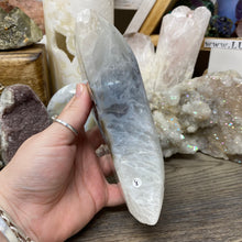 Bild in Galerie-Viewer laden, Druzy Agate Large Moon #08 *Rainbows