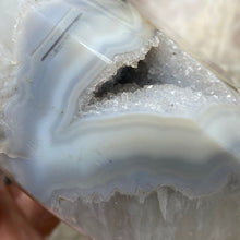 Chargez l'image dans la visionneuse de la galerie, Druzy Agate Large Moon #09 *Rainbows