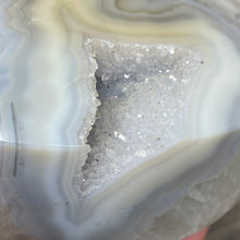 Chargez l'image dans la visionneuse de la galerie, Druzy Agate Large Moon #09 *Rainbows