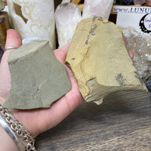 Cargar imagen en el visor de la galería, Limestone Dendritic Rough Slabs