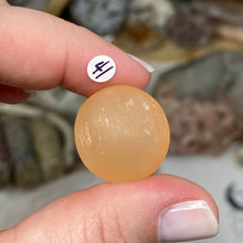 Bild in Galerie-Viewer laden, Selenite Peach Tumbles