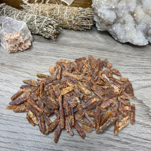 Bild in Galerie-Viewer laden, Orange Kyanite Rough Slivers