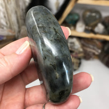 Cargar imagen en el visor de la galería, Labradorite Palm Stone #13