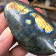 Cargar imagen en el visor de la galería, Labradorite Palm Stone #13