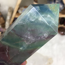 将图像加载到图库查看器中,<transcy>萤石塔#14</transcy>