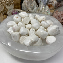 Carica l'immagine nel visualizzatore di Gallery, Scolecite Tumbles