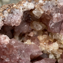 Bild in Galerie-Viewer laden, Pink Amethyst Large Geode Cluster #05