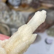 Chargez l'image dans la visionneuse de la galerie, Scolecite with Calcite Specimen #02