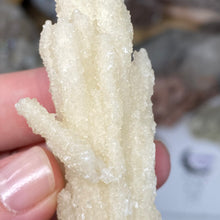 Chargez l'image dans la visionneuse de la galerie, Scolecite with Calcite Specimen #02