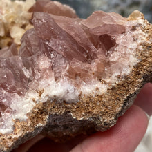 Bild in Galerie-Viewer laden, Pink Amethyst Large Geode Cluster #05