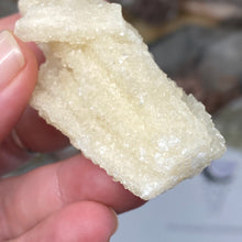 Chargez l'image dans la visionneuse de la galerie, Scolecite with Calcite Specimen #02