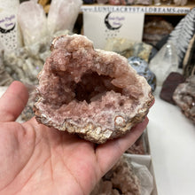 Bild in Galerie-Viewer laden, Pink Amethyst Large Geode Cluster #04