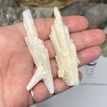 Chargez l'image dans la visionneuse de la galerie, Scolecite with Calcite Specimen #04