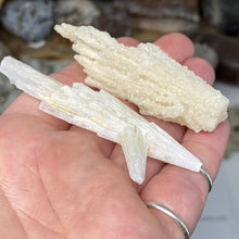 Chargez l'image dans la visionneuse de la galerie, Scolecite with Calcite Specimen #04