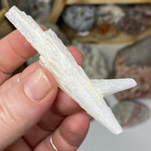 Chargez l'image dans la visionneuse de la galerie, Scolecite with Calcite Specimen #04