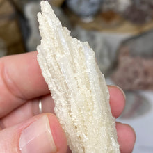 Chargez l'image dans la visionneuse de la galerie, Scolecite with Calcite Specimen #04