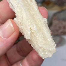 Chargez l'image dans la visionneuse de la galerie, Scolecite with Calcite Specimen #04