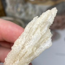 Chargez l'image dans la visionneuse de la galerie, Scolecite with Calcite Specimen #04