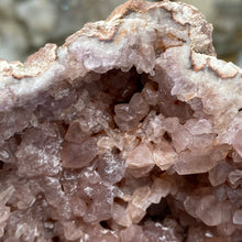 Bild in Galerie-Viewer laden, Pink Amethyst Large Geode Cluster #02