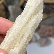 Chargez l'image dans la visionneuse de la galerie, Scolecite with Calcite Specimen #05