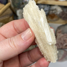 Chargez l'image dans la visionneuse de la galerie, Scolecite with Calcite Specimen #07