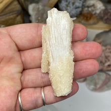 Chargez l'image dans la visionneuse de la galerie, Scolecite with Calcite Specimen #07