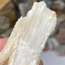 Chargez l'image dans la visionneuse de la galerie, Scolecite with Calcite Specimen #07