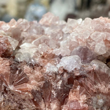 Bild in Galerie-Viewer laden, Pink Amethyst Large Geode Cluster #01