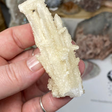 Chargez l'image dans la visionneuse de la galerie, Scolecite with Calcite Specimen #08