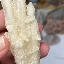 Chargez l'image dans la visionneuse de la galerie, Scolecite with Calcite Specimen #08