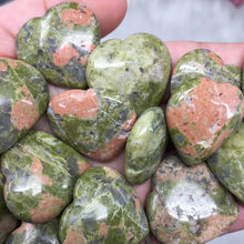 Bild in Galerie-Viewer laden, Unakite 1" Hearts