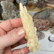 Bild in Galerie-Viewer laden, Scolecite with Calcite Specimen #10