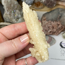 Bild in Galerie-Viewer laden, Scolecite with Calcite Specimen #10