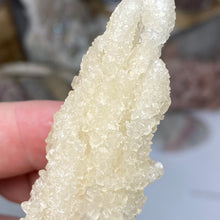 Bild in Galerie-Viewer laden, Scolecite with Calcite Specimen #10