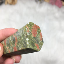 Bild in Galerie-Viewer laden, Unakite Tower #03